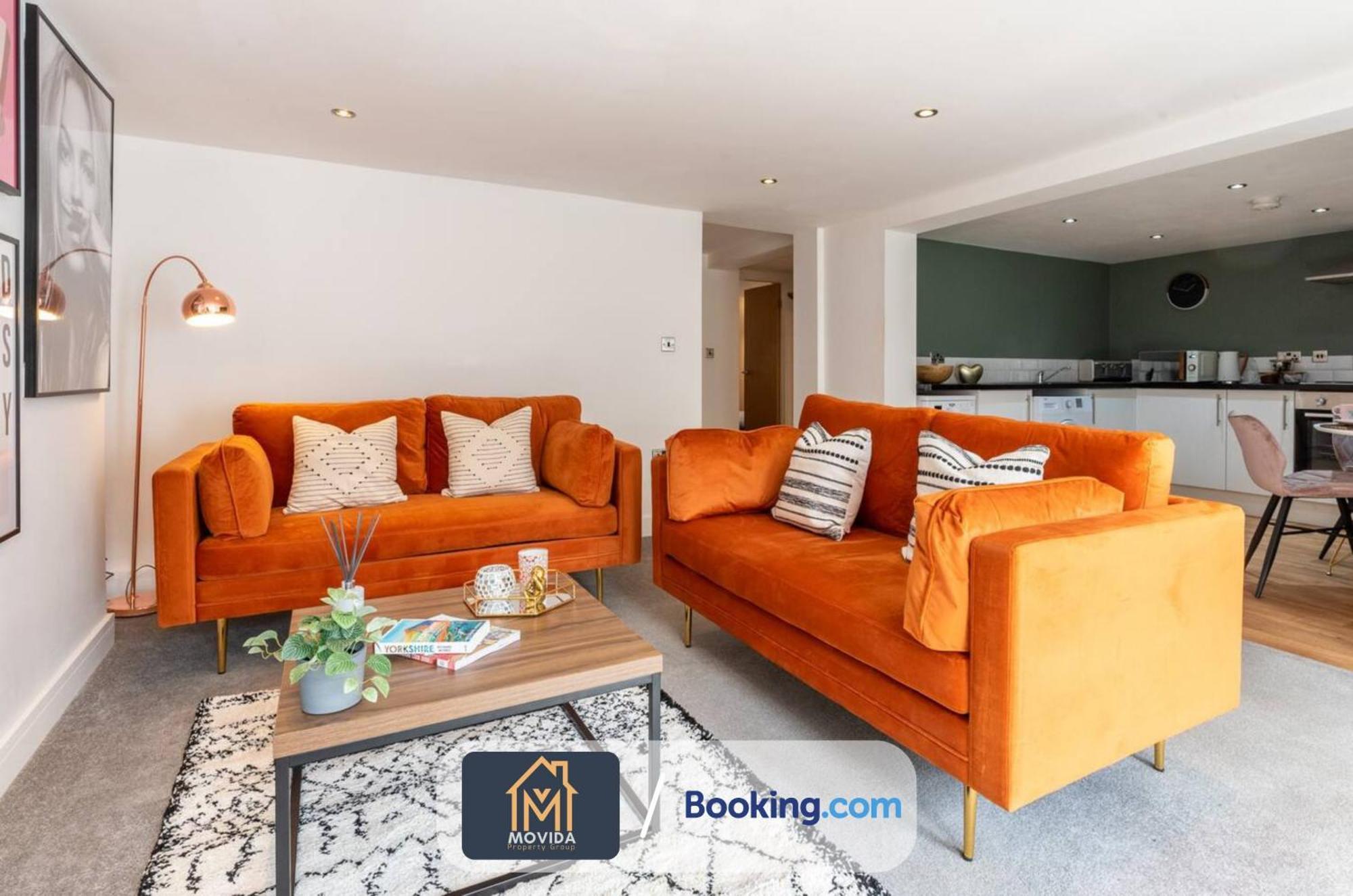 Stylish Two Bed Town Centre Apartment By Movida Property Group Short Lets & Serviced Accommodation With Parking Harrogate Exteriör bild