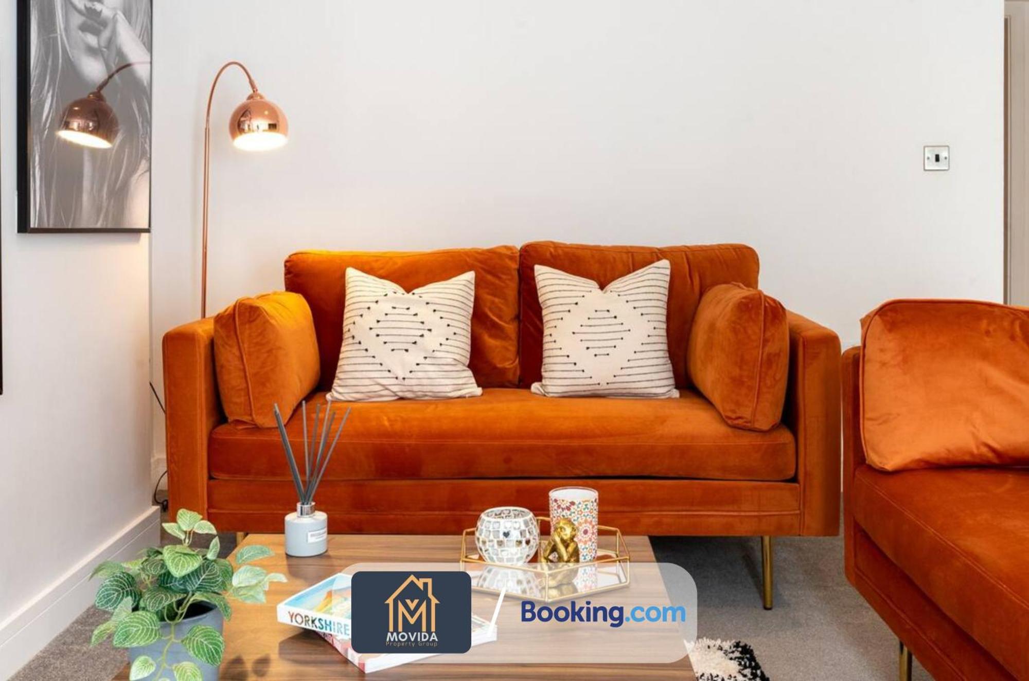 Stylish Two Bed Town Centre Apartment By Movida Property Group Short Lets & Serviced Accommodation With Parking Harrogate Exteriör bild