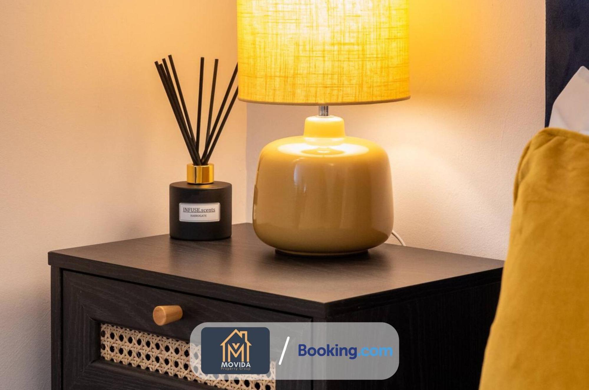 Stylish Two Bed Town Centre Apartment By Movida Property Group Short Lets & Serviced Accommodation With Parking Harrogate Exteriör bild