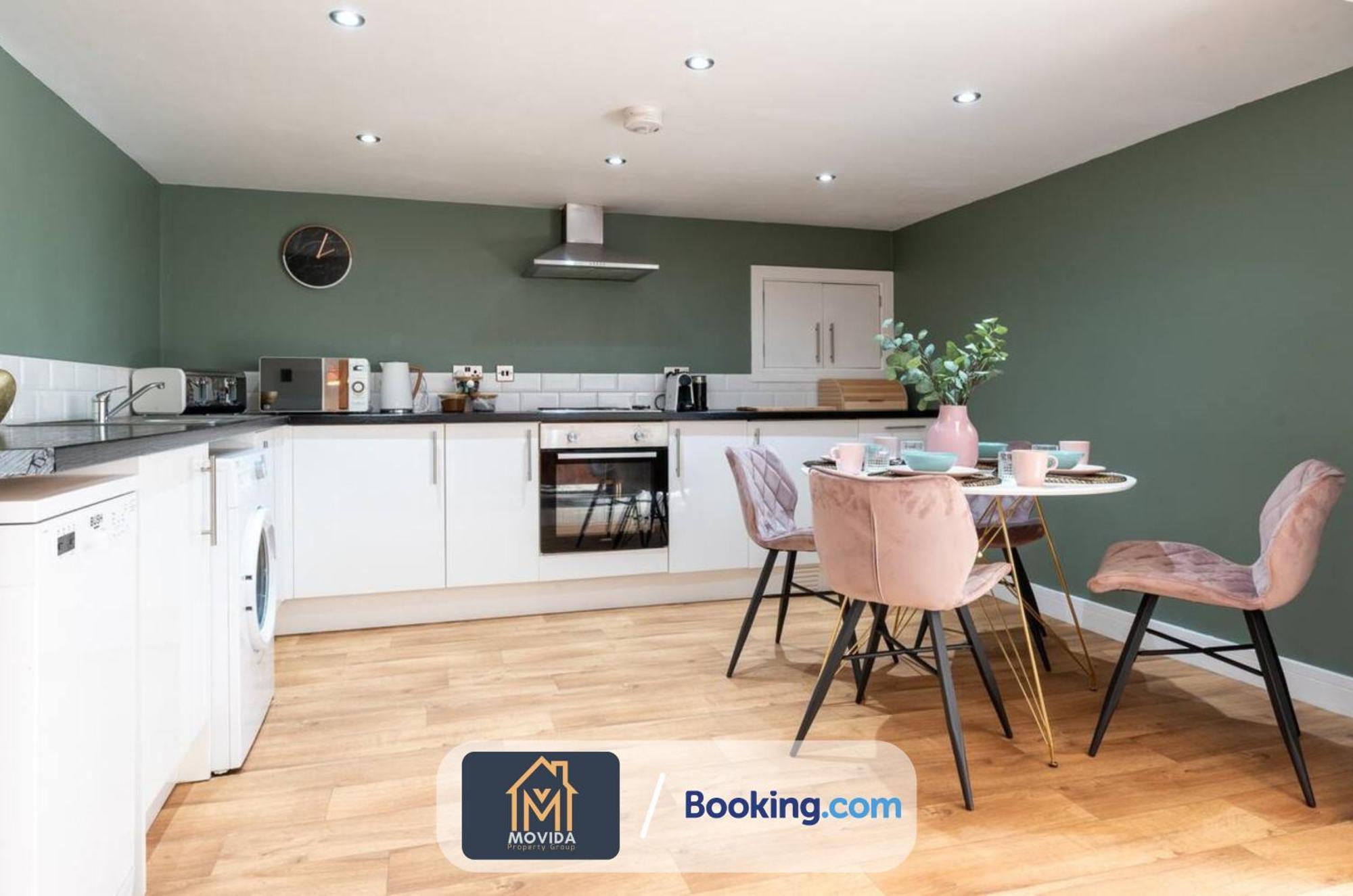 Stylish Two Bed Town Centre Apartment By Movida Property Group Short Lets & Serviced Accommodation With Parking Harrogate Exteriör bild