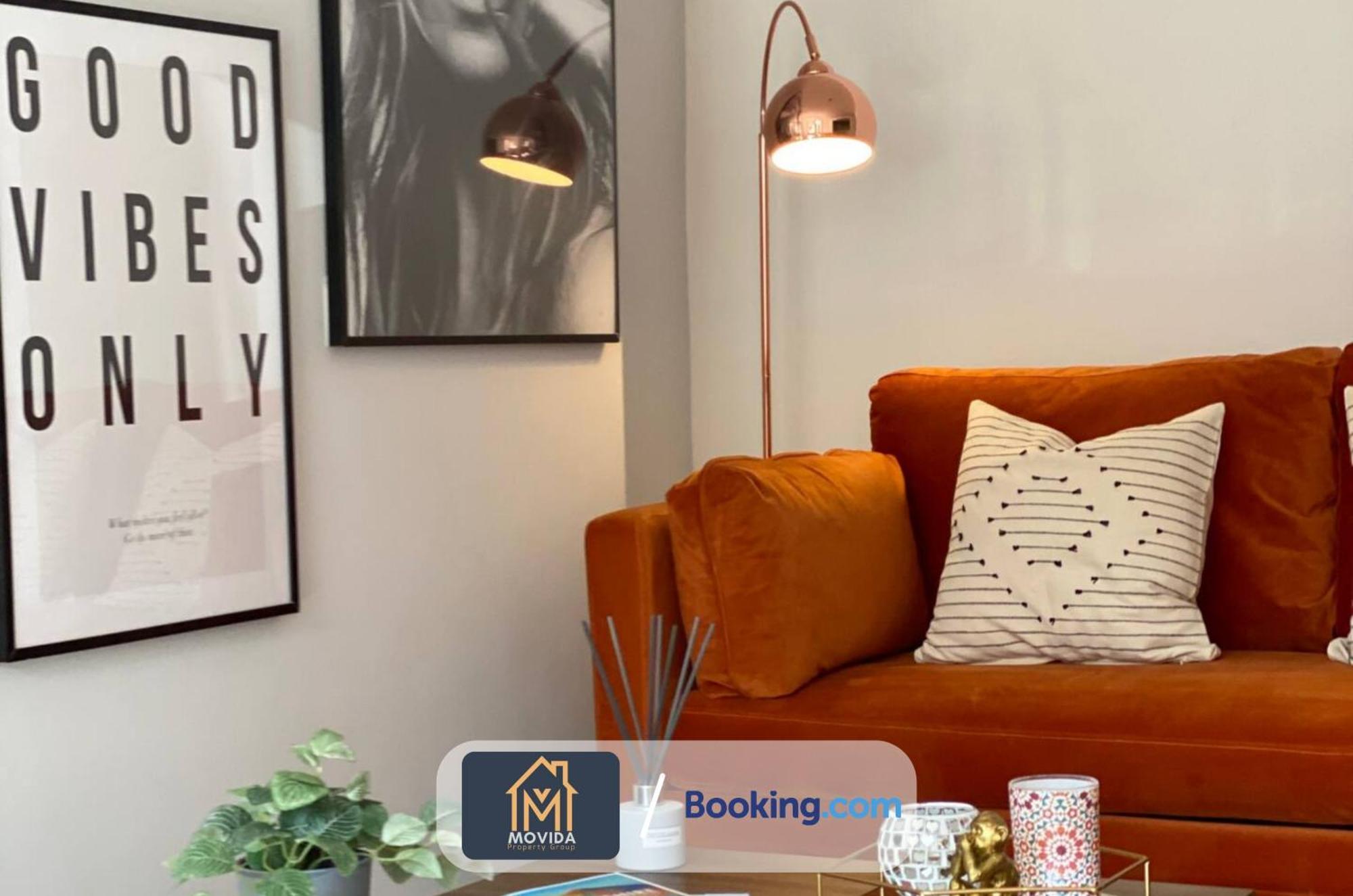 Stylish Two Bed Town Centre Apartment By Movida Property Group Short Lets & Serviced Accommodation With Parking Harrogate Exteriör bild