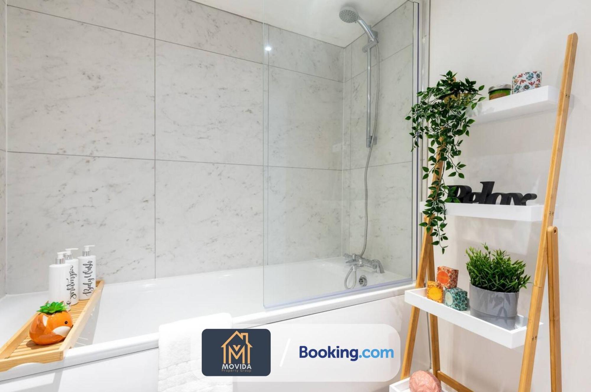 Stylish Two Bed Town Centre Apartment By Movida Property Group Short Lets & Serviced Accommodation With Parking Harrogate Exteriör bild